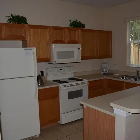 Traditional 4 Bed 3.5 Bath Townhome
